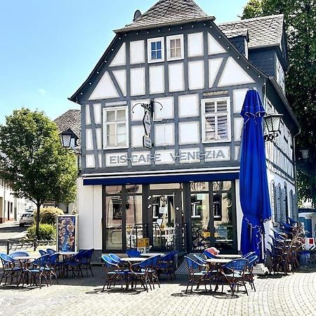 Tiny Apartment With Spacious Terrace On The Rhine Neuwied Eksteriør billede