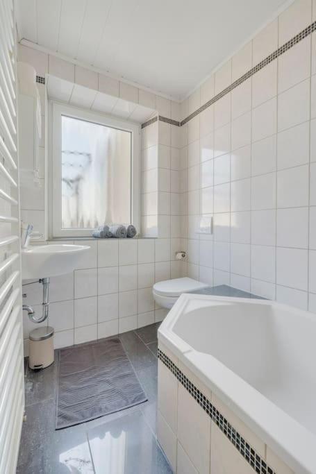Tiny Apartment With Spacious Terrace On The Rhine Neuwied Eksteriør billede